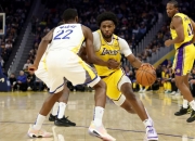 包含蒂姆重要时刻出色发挥，澳大利亚队带队取胜！的词条